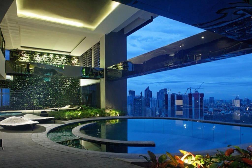 Seven Doors Aparthotels In Gramercy Makati Makati City Exterior photo