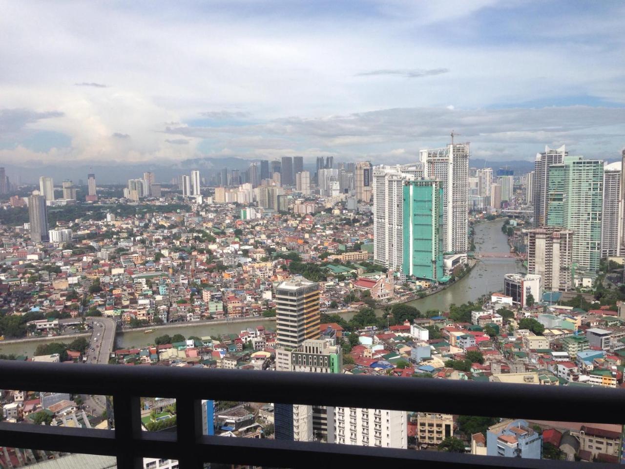 Seven Doors Aparthotels In Gramercy Makati Makati City Exterior photo