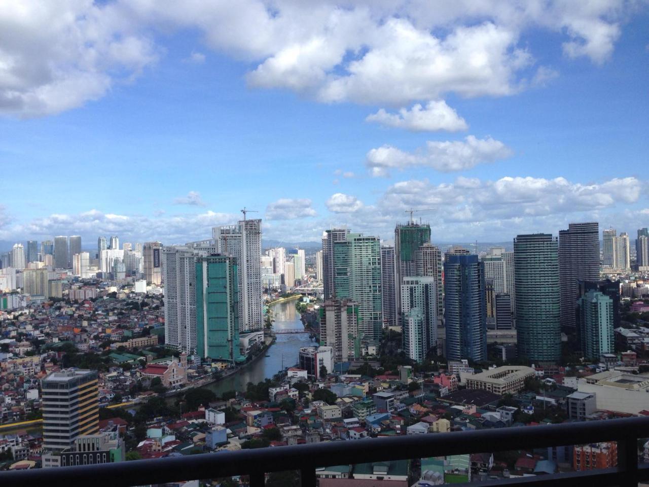 Seven Doors Aparthotels In Gramercy Makati Makati City Exterior photo